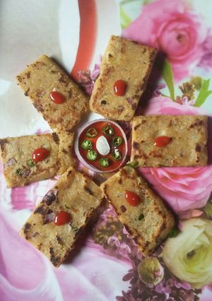 A picture of Crispy Rice Flour Tawa Salty Cake.