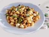 ஸ்பைசி ரோஸ்டட் தாமரை விதை முந்திரி மசாலா