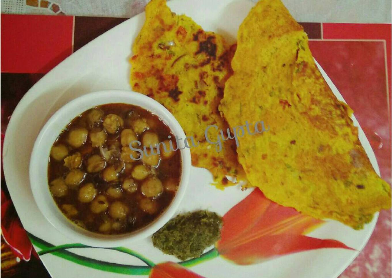 Chane ki dal ka chilla With boiled Chhole