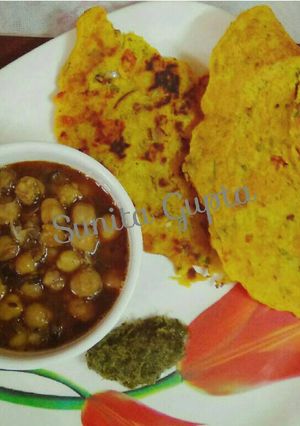 A picture of Chane ki dal ka chilla With boiled Chhole.