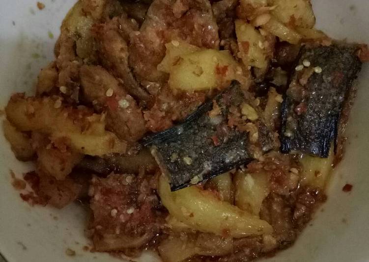 Ikan asin balado