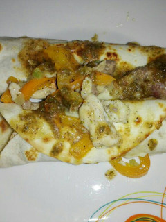 Una foto de Burritos de res y pollo