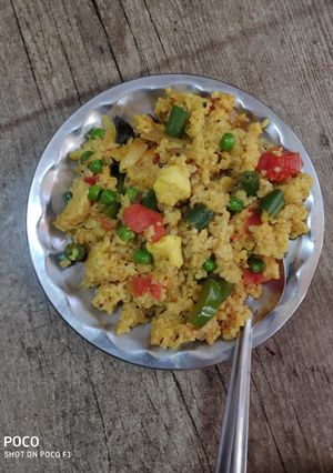 मिक्स वेज दलिया (Mix veg dalia recipe in Hindi) रेसिपी मुख्य फोटो