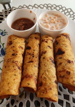 A picture of Mixed paratha.