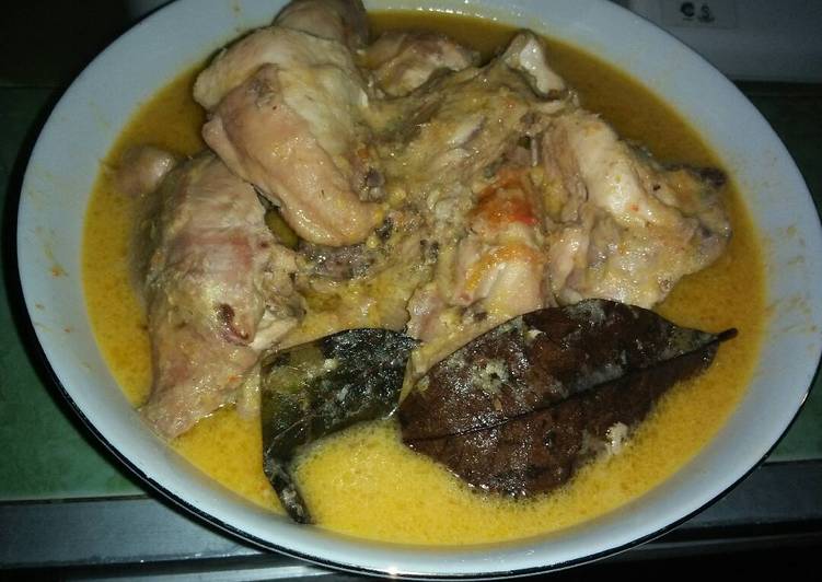 Cara meracik Opor ayam ala saya yang Bisa Manjain Lidah