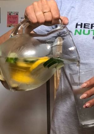Una foto de Limonada refrescante 🍋🥤