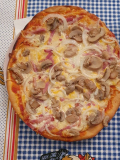 Una foto de Pizza Carbonara