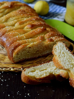 A picture of Braided Lemon bread:.