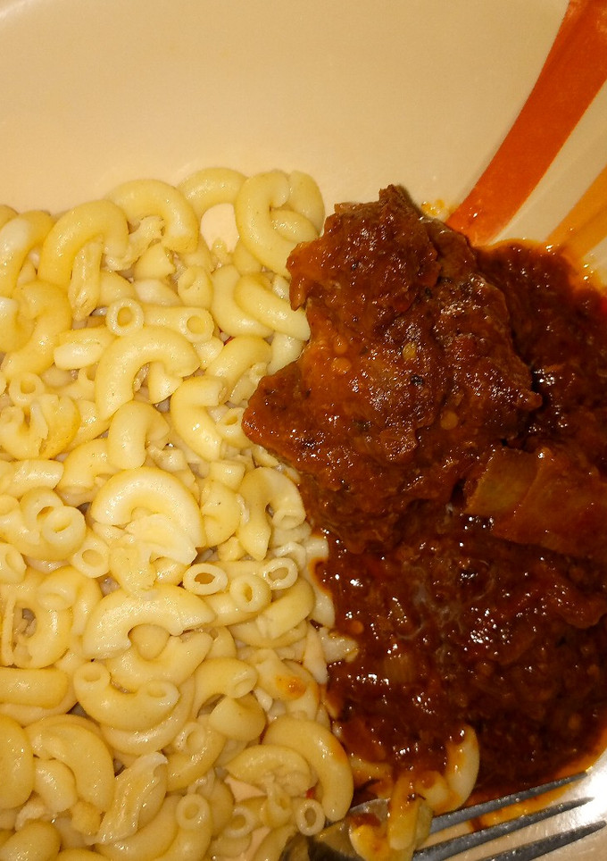 A picture of Macaroni with mutton stew.