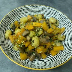 A picture of Crispy Gnocchi with Mushrooms, Squash & Sage (vegan).