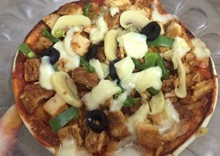 How to Make Speedy Pizza with shawarma bread