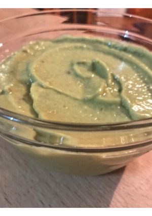 Una foto de Guacamole casero 👩🏻‍🍳