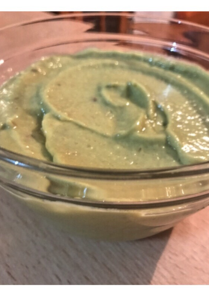 Una foto de Guacamole casero 👩🏻‍🍳