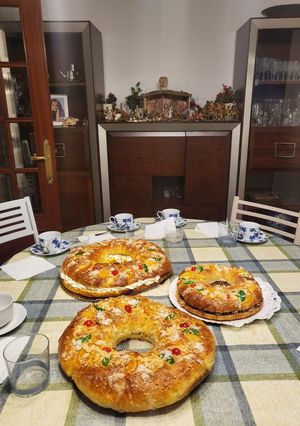 Una foto de Mis Roscones de reyes, súper ricos, este año me tocó hacer 4