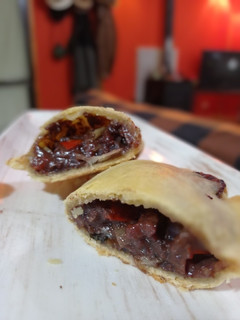Una foto de Empanadas de morcilla con masa casera