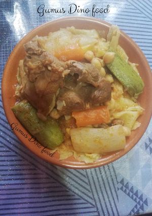 Une photo de Chakchouka plat traditionnel typiquement algérien(biskra)
