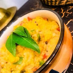A picture of Spicy oats and rava upma.