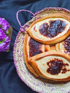 صورة لوصفة فطائر تركية 🇹🇷 بالجبن 🧀 رطبة كالقطن 😋