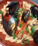 Gran fusilli con cozze in pomodoro fresco