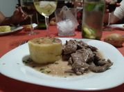 Una foto de bife de cuadril