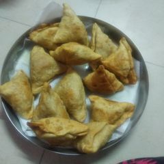 A picture of Aloo Samosa.