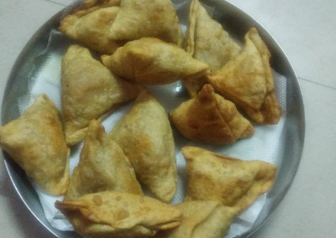 Aloo Samosa Recipe By Mallika Ramshatriya Cookpad