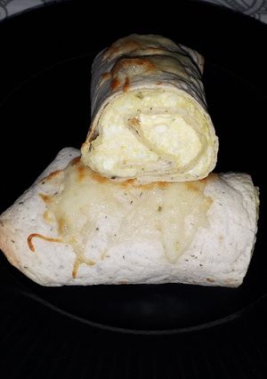 O poză a rețetei Wrap sau lipie umplută cu cremă de ou și brânză de vaci.
