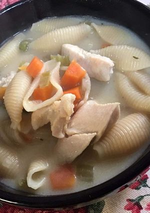Una foto de Caldo de pollo cremoso