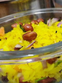 पोहा (poha recipe in hindi) रेसिपी मुख्य फोटो