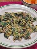 Huevos revueltos con champiñones y espinacas