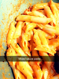 A picture of Mixed sauce pasta.