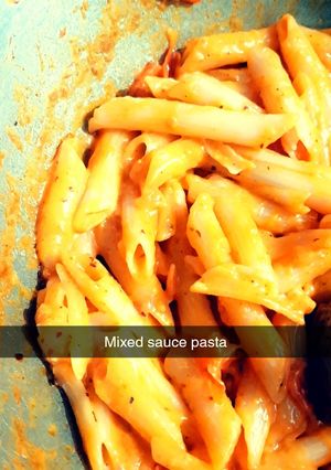 A picture of Mixed sauce pasta.
