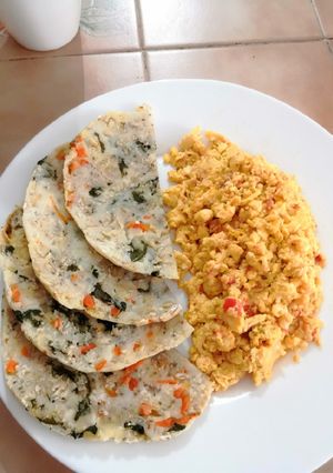 Una foto de Torti-Arepas con Huevitos