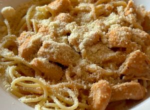 Foto de Spaguetti na manteiga com frango em cubos