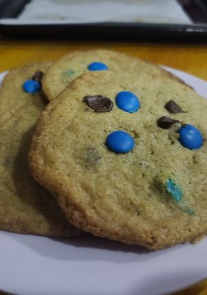 Una foto de Galletas con lentejas de chocolate