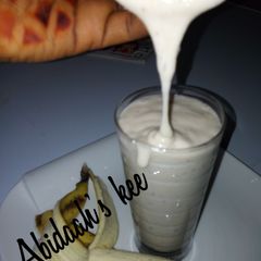 A picture of Banana smoothie.