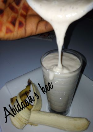A picture of Banana smoothie.