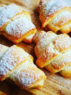 O poză a rețetei Croissante cu unt rețeta rapidă.