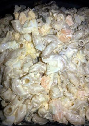 A picture of macaroni saled.