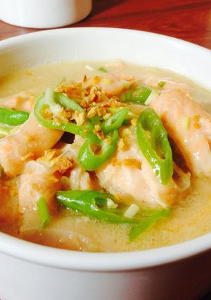 A picture of Creamy Salmon Asparagus Soup.