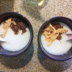 A picture of Hong Kong styled congee.