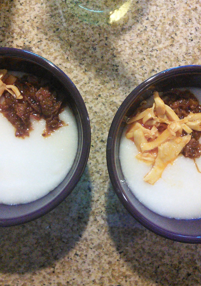 A picture of Hong Kong styled congee.