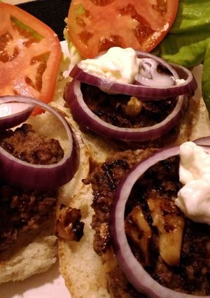 A picture of Garlic Lovers Burgers.