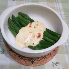 A picture of Asparagus with Grainy Mustard and Mayonnaise.