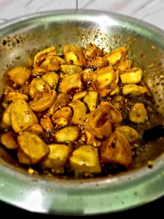 आम का खटमिठ्ठी गुरम्मा(aam ka khatmithi guramma recipe in hindi) रेसिपी मुख्य फोटो