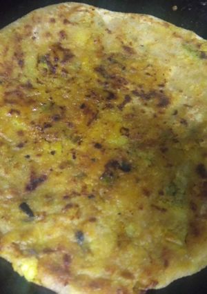 आलू का पराठा (aloo ka paratha recipe in Hindi) रेसिपी मुख्य फोटो