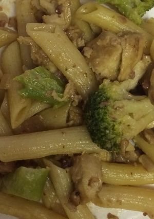 A picture of Easy Chicken Carbonara.