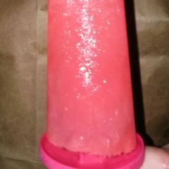 A picture of Lemonstrawberry-ade Pops.