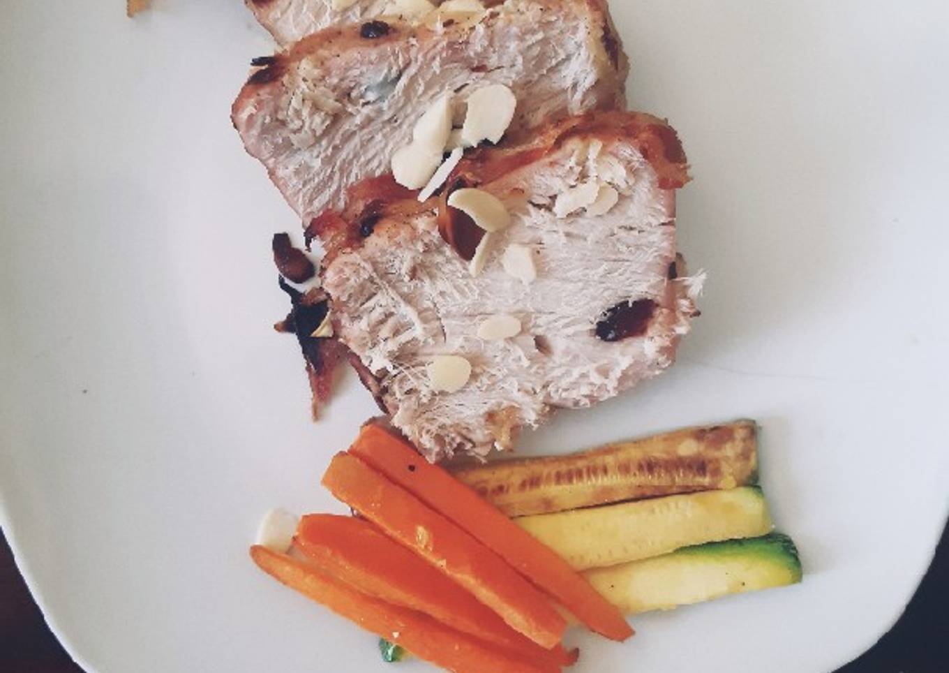 Lomo mechado con verduras salteadas