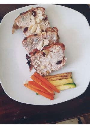 Una foto de Lomo mechado con verduras salteadas